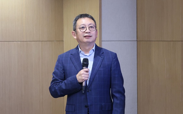 黄书记讲话.JPG